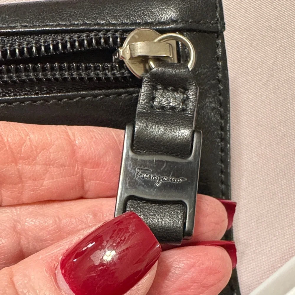 Salvatore Ferragamo Black Shoulder Bag EUC AU21 9660 - Picture 12 of 12